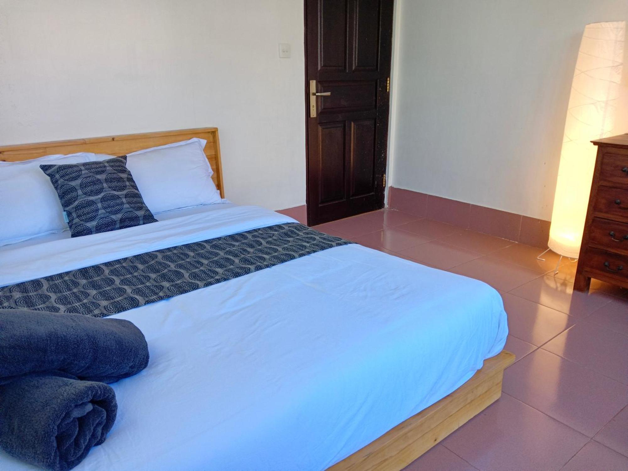 Mama Mega Homestay Pesanggaran Exterior photo